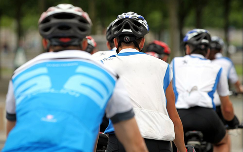 Rad-Rennfahrer mit Fahrradhelm (Archiv) - Foto: über dts Nachrichtenagentur