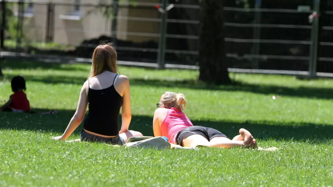 Frauen in einem Park - Bild: über dts Nachrichtenagentur
