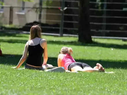 Frauen in einem Park - Foto: über dts Nachrichtenagentur