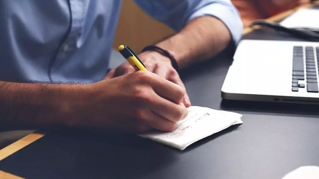 Vor der Aufnahme eines Kredites sollten die Konditionen genau überprüft werden, um Fallstricken zu entgehen. - Bild: pixabay.com © StartupStockPhotos (CC0 1.0)