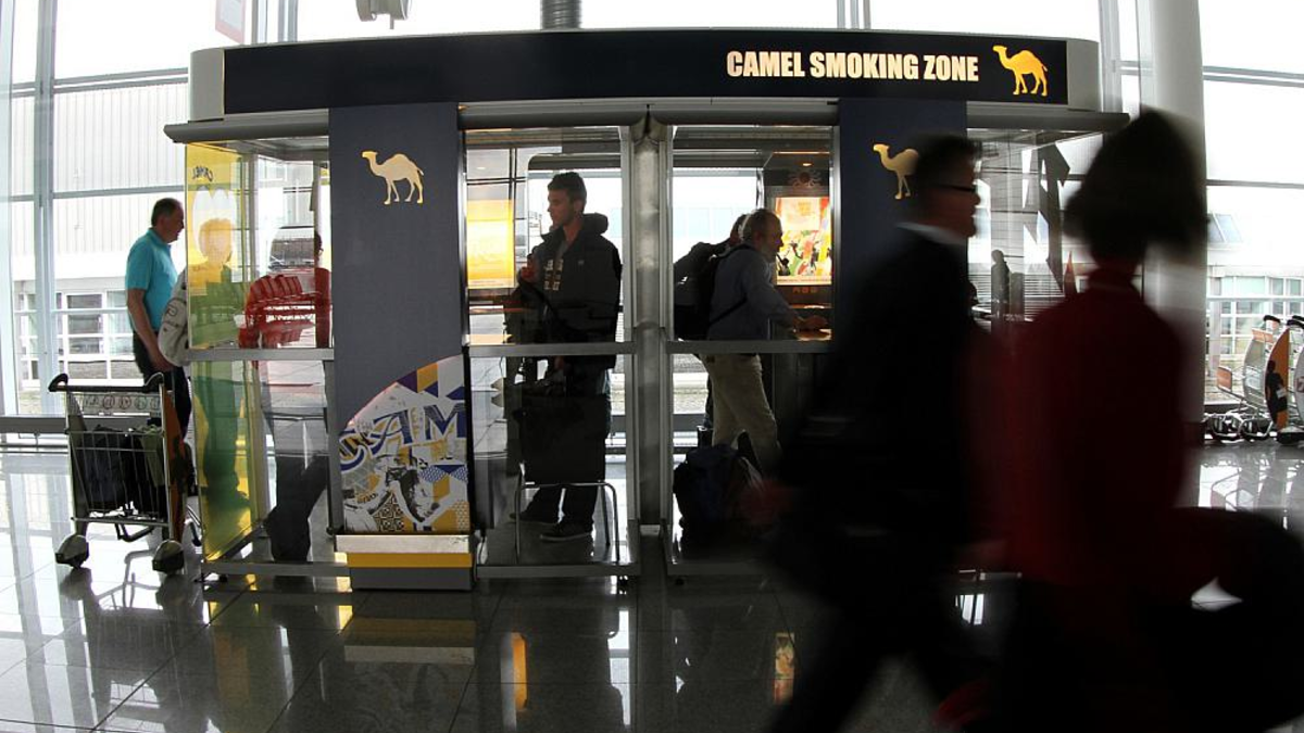 Raucherbox in einem Flughafen (Archiv) - Foto: über dts Nachrichtenagentur