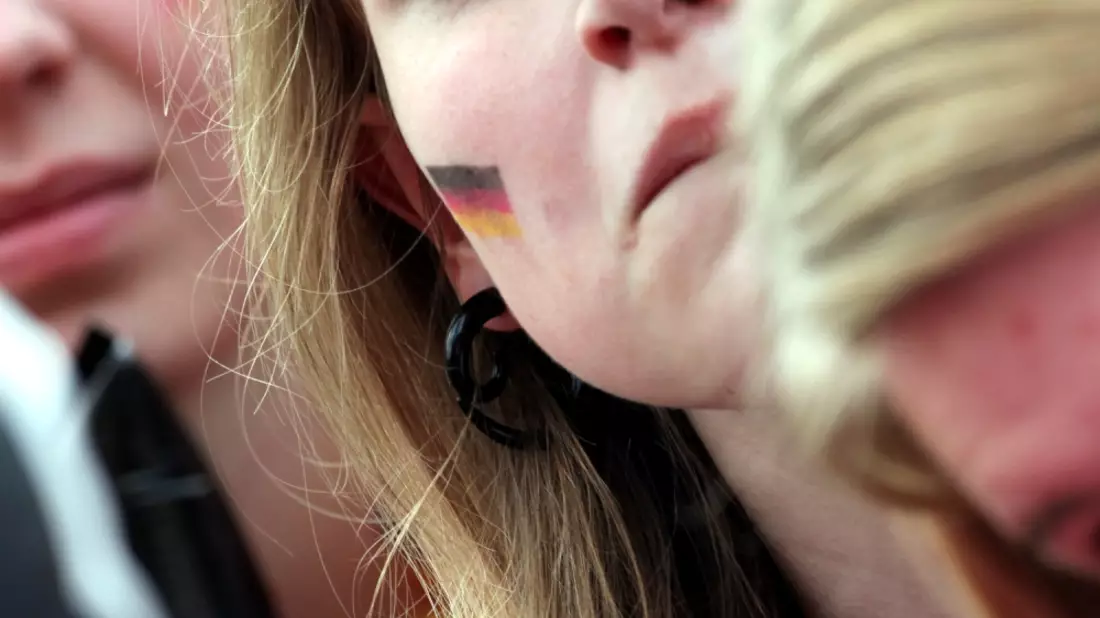 Weiblicher FuÃŸballfan - Bild: über dts Nachrichtenagentur