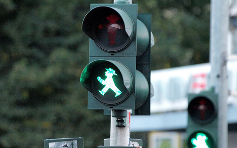 Grüne Fußgängerampel (Archiv) - Foto: über dts Nachrichtenagentur