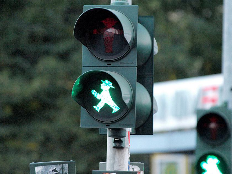 Grüne Fußgängerampel (Archiv) - Foto: über dts Nachrichtenagentur