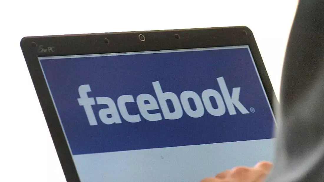Facebook-Nutzer am Computer (Archiv) - Bild: über dts Nachrichtenagentur