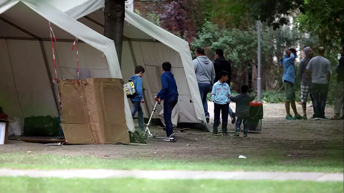 FlÃ¼chtlinge an einer Aufnahmestelle - Bild: über dts Nachrichtenagentur