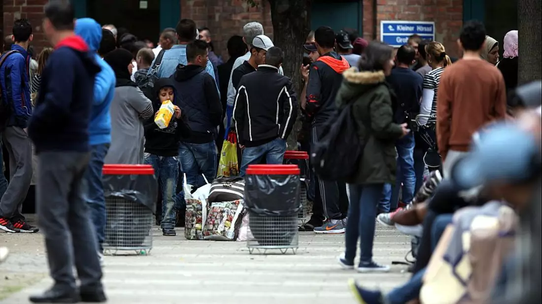 Flüchtlinge an einer Aufnahmestelle im Jahr 2015 (Archiv) - Bild: über dts Nachrichtenagentur
