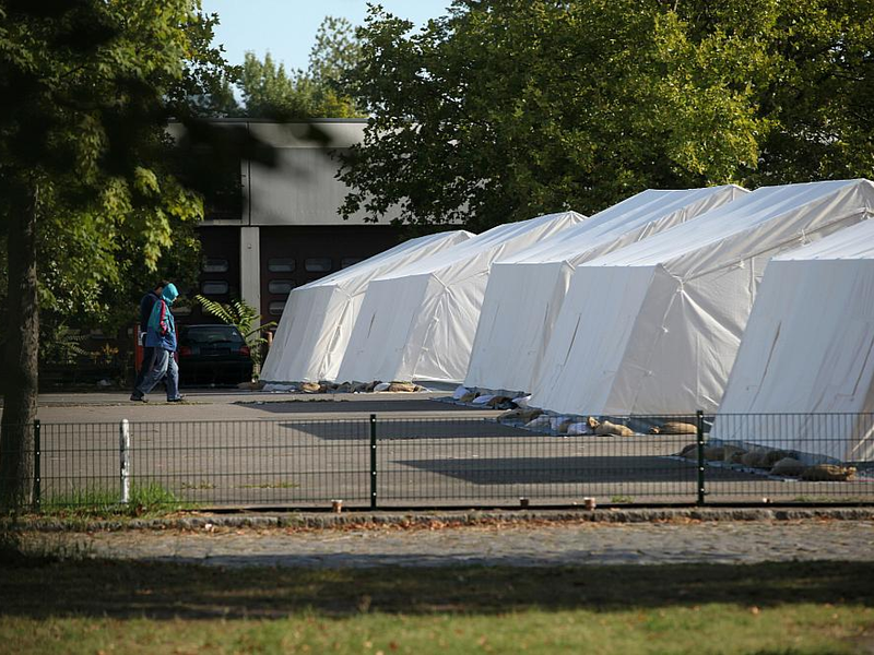 Flüchtlinge in einer Zeltstadt (Archiv) - Foto: über dts Nachrichtenagentur