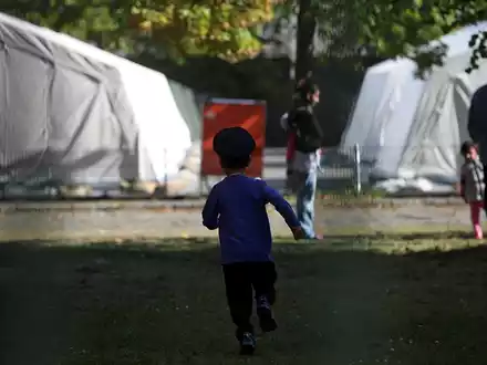 Flüchtlinge in einer Zeltstadt (Archiv) - Foto: über dts Nachrichtenagentur