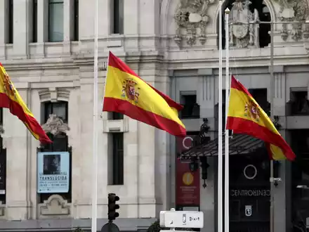 Spanische Fahnen - Foto: über dts Nachrichtenagentur