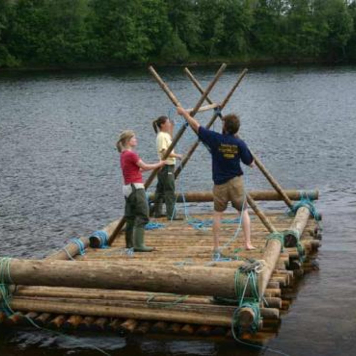 Aufbau der Zeltstangen - Foto: Torsten Dann