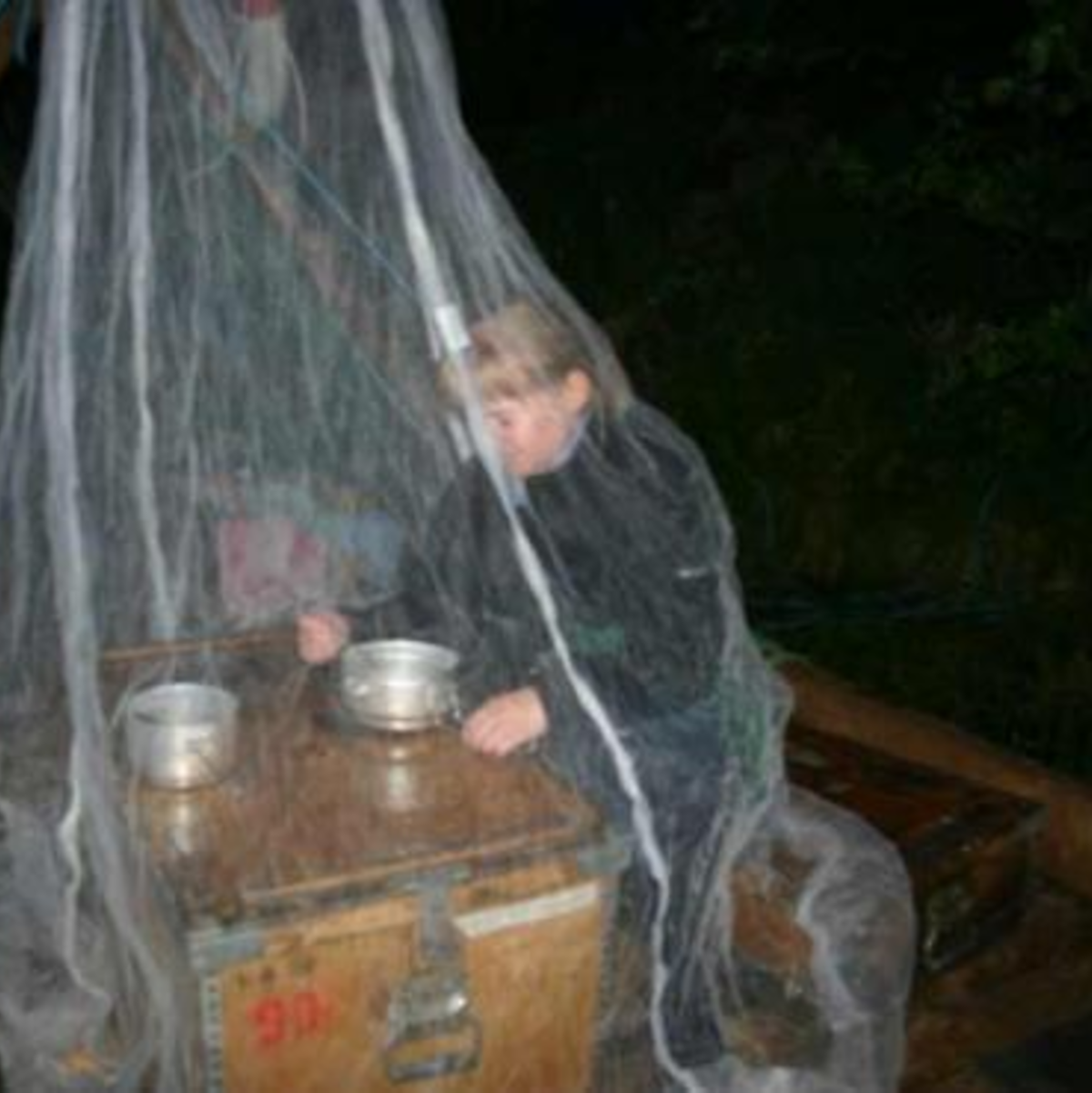 Ein Nacht auf dem Floß, nie ohne Moskitonetz - Foto: Torsten Dann