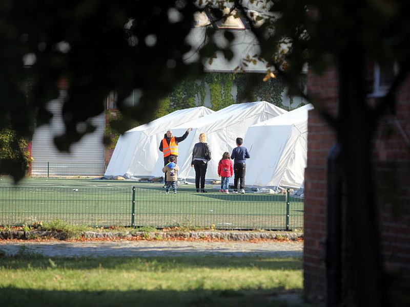 Flüchtlingsfamilie in einer Zeltstadt (Archiv) - Foto: über dts Nachrichtenagentur