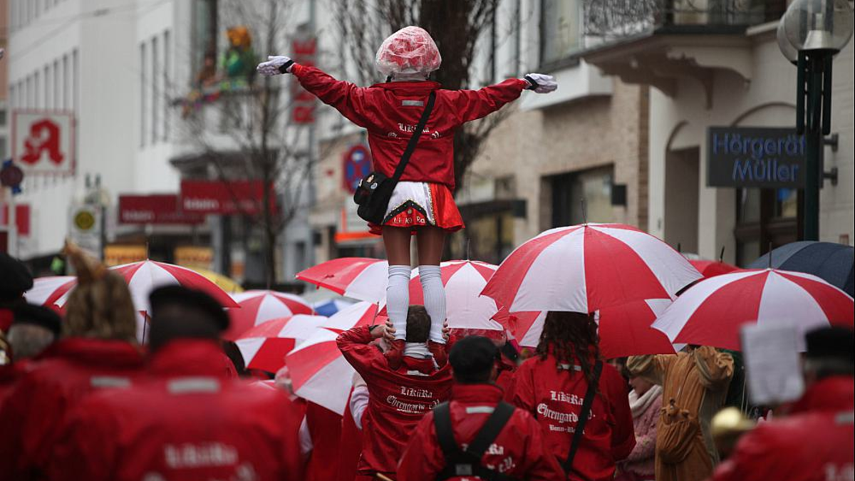 Tanzmariechen im Straßenkarneval (Archiv) - Foto: über dts Nachrichtenagentur