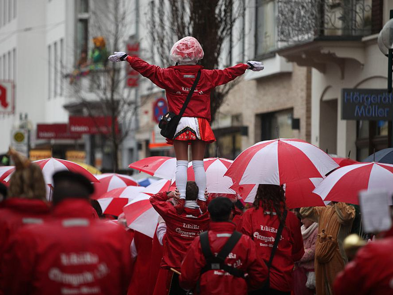 Tanzmariechen im Straßenkarneval (Archiv) - Foto: über dts Nachrichtenagentur