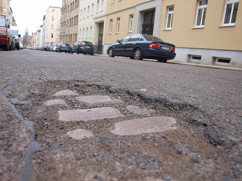 Schlagloch (Archiv) - Foto: über dts Nachrichtenagentur