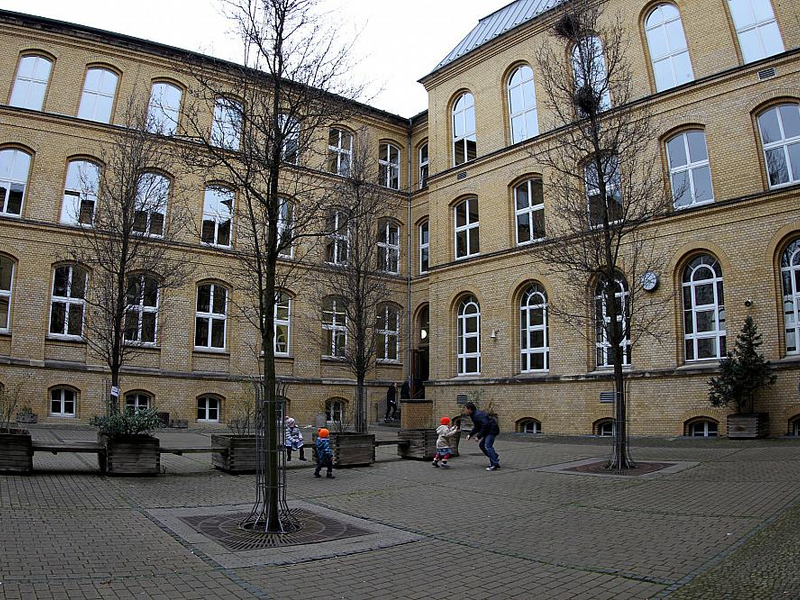 Kinder spielen auf einem Schulhof (Archiv) - Foto: über dts Nachrichtenagentur