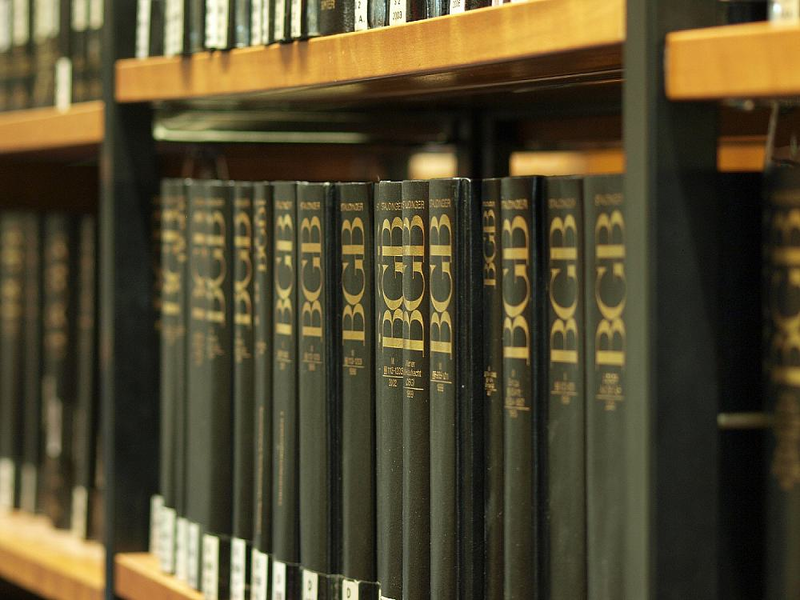 Ausgaben des BGB in einer Bibliothek - Foto: über dts Nachrichtenagentur