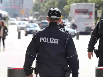 Berliner Polizist - Foto: über dts Nachrichtenagentur