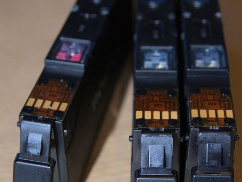 Wer eine Druckerpatrone achtlos in den Müll wirft, kann sich dabei strafbar machen. - Foto: pixabay.com © hoeldino (CC0 Public Domain)