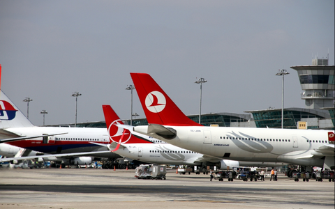Flugzeuge am Flughafen Istanbul-AtatÃ¼rk - Foto: über dts Nachrichtenagentur