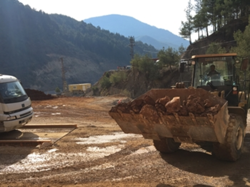 Erzverladung - Foto: Pasinex Resources Ltd.