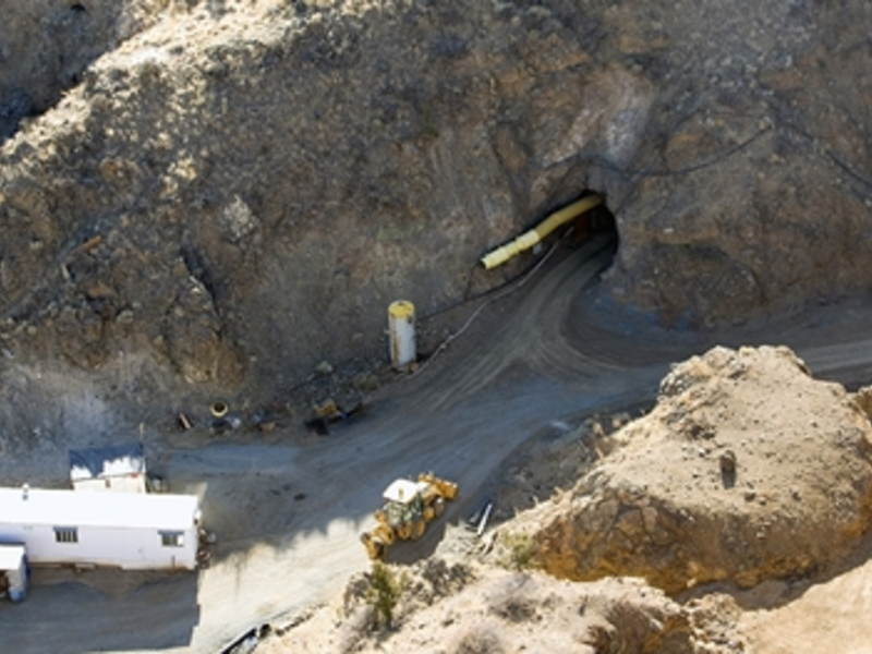 Eingang zur historischen Madison-Mine - Foto: Broadway Gold Mining