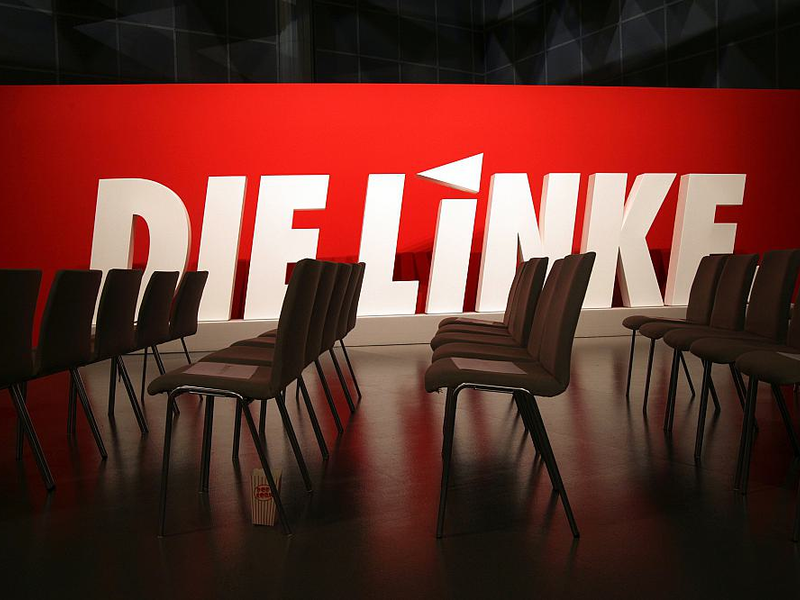 Linkspartei-Logo auf Parteitag (Archiv) - Foto: über dts Nachrichtenagentur