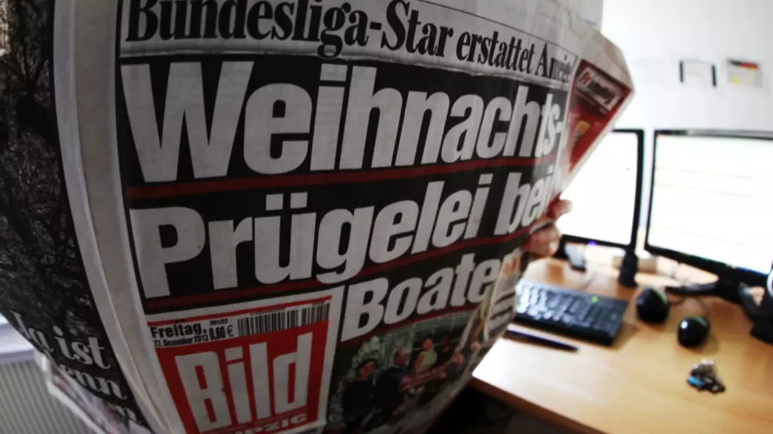 Leserin mit Bild-Zeitung - Bild: über dts Nachrichtenagentur