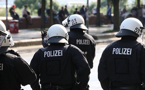 Polizisten (Archiv) - Foto: über dts Nachrichtenagentur