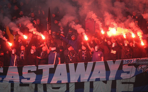 HSV-Fans mit Pyrotechnik (Archiv) - Foto: über dts Nachrichtenagentur