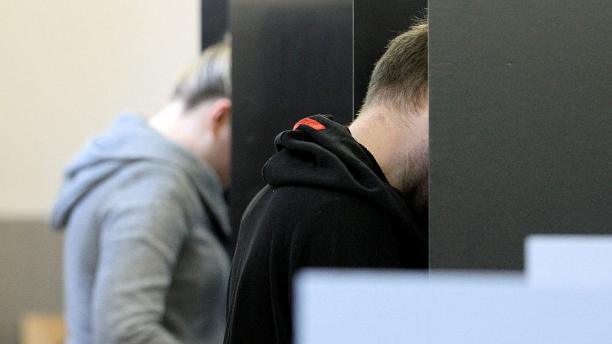 Wähler in einem Wahllokal (Archiv) - Foto: über dts Nachrichtenagentur