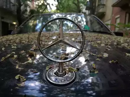 Mercedes-Stern (Archiv) - Foto: über dts Nachrichtenagentur