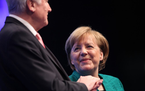 Horst Seehofer und Angela Merkel (Archiv) - Foto: über dts Nachrichtenagentur