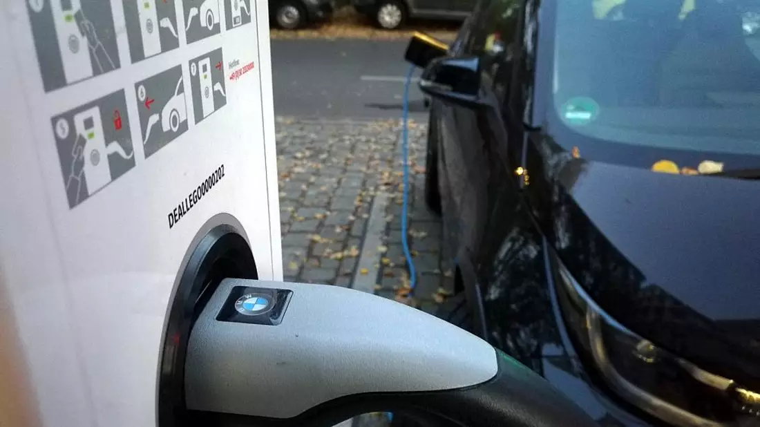 Elektroauto an einer Ladestation - Bild: über dts Nachrichtenagentur
