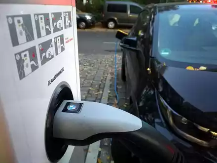 Elektroauto an einer Ladestation - Foto: über dts Nachrichtenagentur