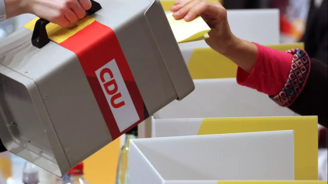 Wahlurne auf CDU-Parteitag - Bild: über dts Nachrichtenagentur