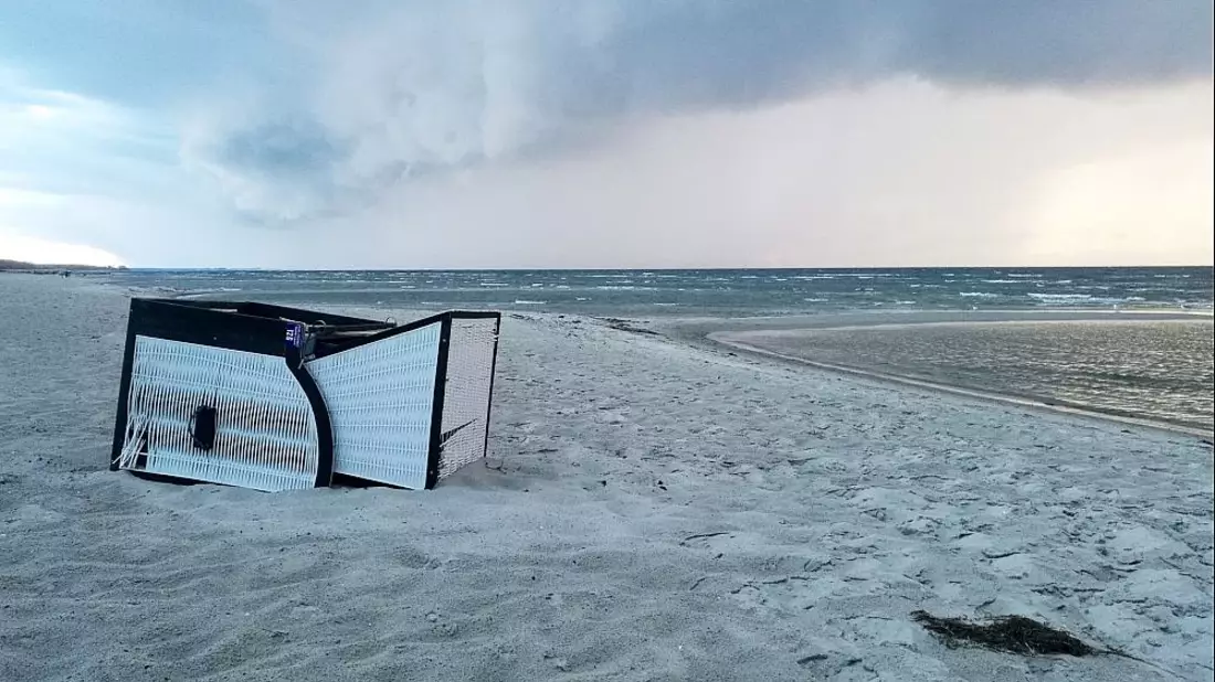 Umgekippter Strandkorb (Archiv) - Bild: über dts Nachrichtenagentur