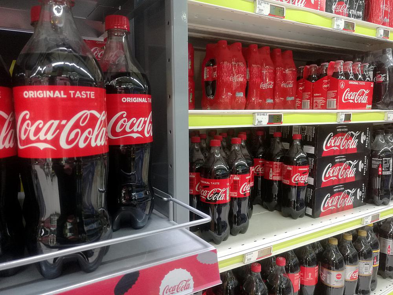 Coca-Cola in einem Supermarktregal - Foto: über dts Nachrichtenagentur