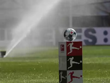 Bundesliga-Fußball vor dem Anstoß (Archiv) - Foto: über dts Nachrichtenagentur