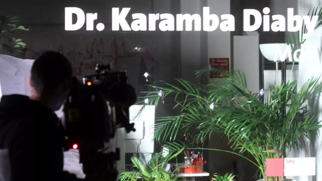 EinschusslÃ¶cher am BÃ¼ro von Karamba Diaby - Bild: über dts Nachrichtenagentur