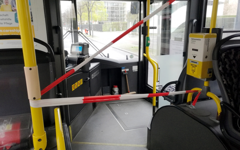 Abstandsmarkierung im Bus - Foto: über dts Nachrichtenagentur