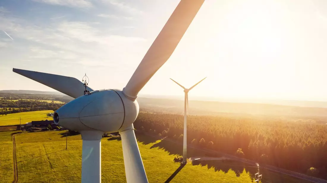  - Bild: https://stock.adobe.com/de/images/renewable-energy-wind-power/343410208?prev_url=detail