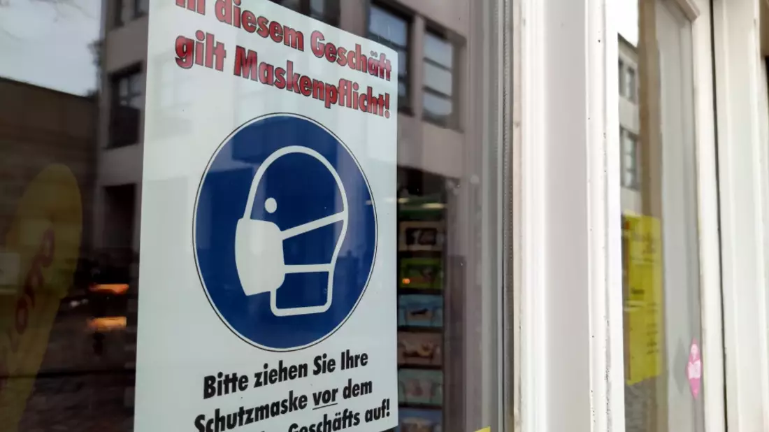 Corona-Hinweisschild im Einzelhandel - Bild: ?ber dts Nachrichtenagentur