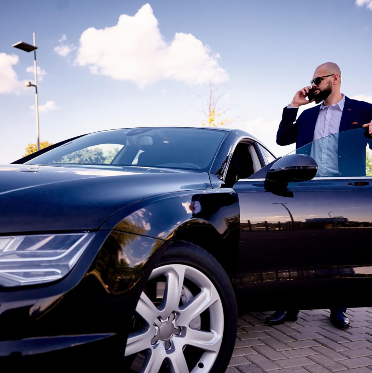 Wohlstand und üppige Lebensverhältnisse können sich ab einem gewissen Punkt auf das Bausparen negativ auswirken, da Förderungen von Seiten des Staates nur bis zu einem bestimmten Jahresgehalt genehmigt werden. - Foto: ViktoriiaNovokhatska /stock.adobe.com