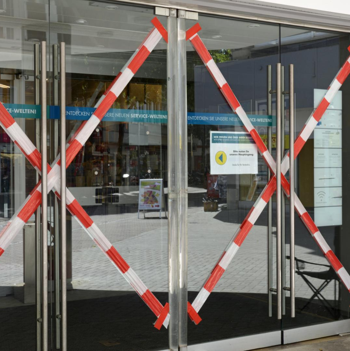 Auch die Tourismus-Branche ist vom Lockdown schwer betroffen. - Foto: https://stock.adobe.com/de/images/geschlossen-wegen-corona-krise/355025784