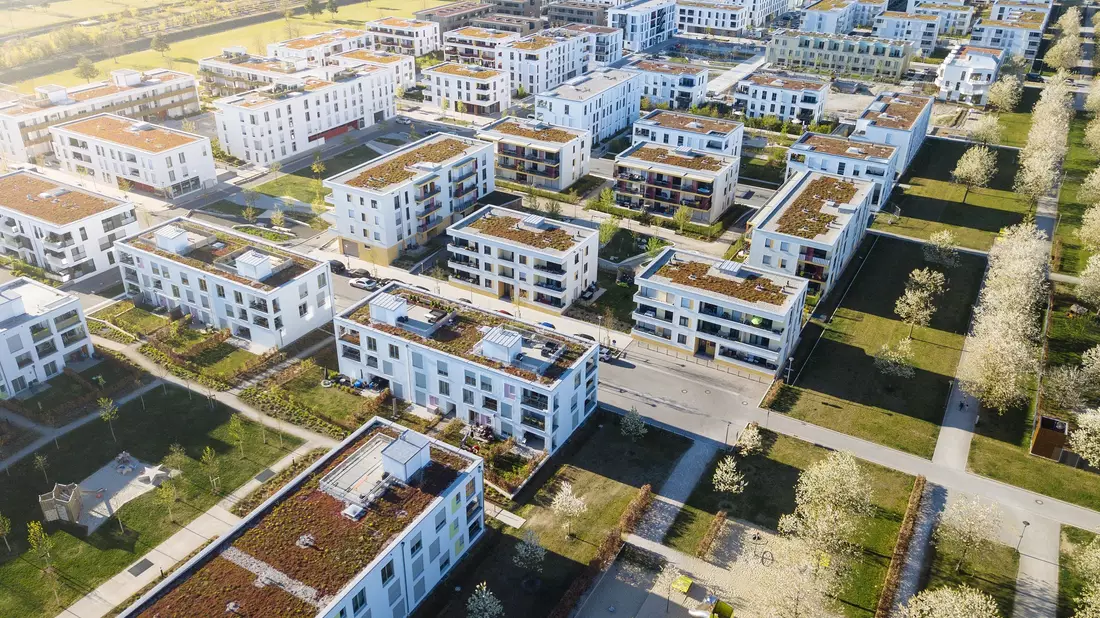  adobe.stock / Benedikt - Bild: https://stock.adobe.com/de/images/new-apartment-blocks-in-a-residential-area/263769872?prev_url=detail