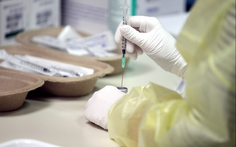 Impfspritze wird aufgezogen - Foto: ?ber dts Nachrichtenagentur