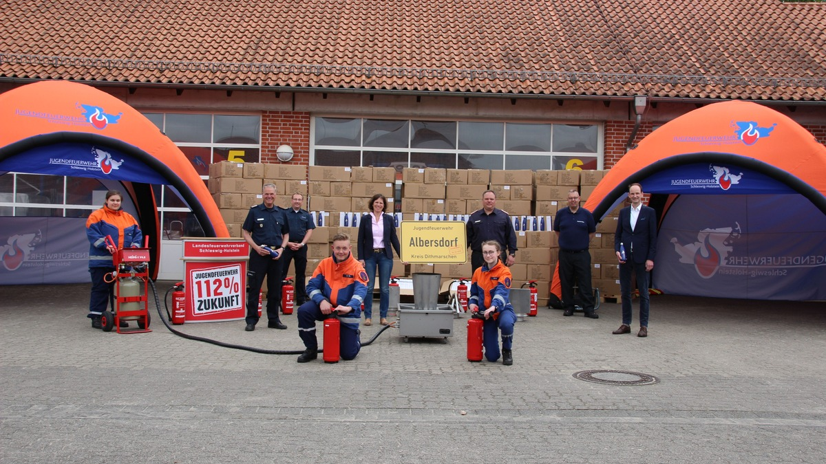 POL-SBR-STADT: Öffentlichkeitsfahndung nach gemeinschaftlichem Ladendiebstahl in Saarbrücken - Wer kennt die abgebildeten Personen? - Foto: presseportal.de
