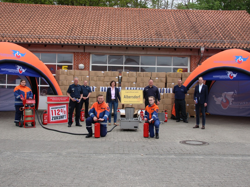 POL-SBR-STADT: Öffentlichkeitsfahndung nach gemeinschaftlichem Ladendiebstahl in Saarbrücken - Wer kennt die abgebildeten Personen? - Foto: presseportal.de